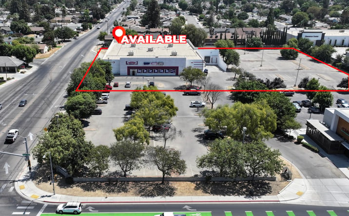 Pictures of Retail property located at 2800 S Mooney Blvd, Visalia, CA 93277 for lease - image #1