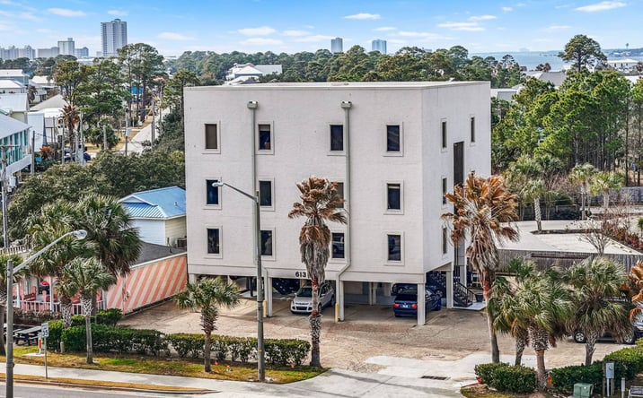 Pictures of Retail, Office, Special Purpose property located at 613 Gulf Shores Pkwy, Gulf Shores, AL 36542 for lease - image #1
