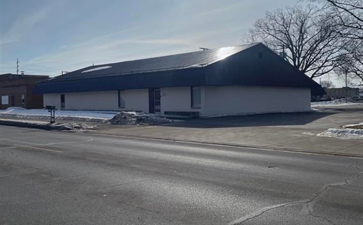 Pictures of Industrial property located at 1727 W Lusher Ave, Elkhart, IN 46517 for lease - image #1