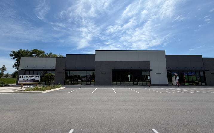 Pictures of Retail property located at 2584 Middle Rd, Bettendorf, IA 52722 for lease - image #1