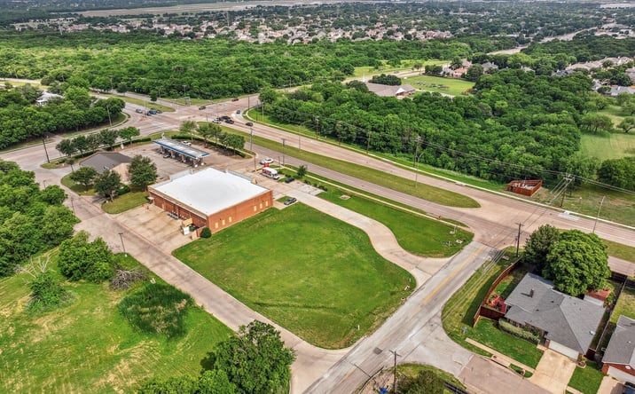 Pictures of Land property located at 1910 E Sublett Rd, Arlington, TX 76018 for lease - image #1