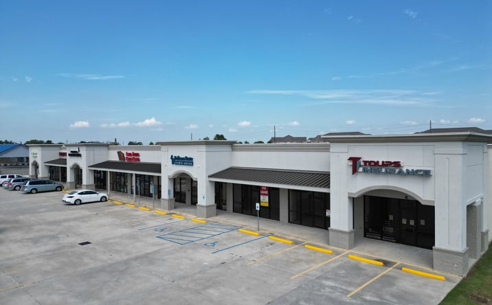 Pictures of Retail property located at 292 S Hollywood Rd, Houma, LA 70360 for lease - image #1
