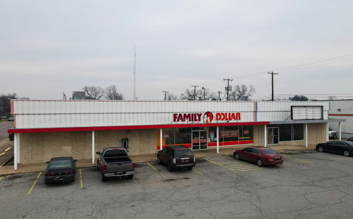 Pictures of Retail, Special Purpose, Industrial property located at 210 S Armstrong Ave, Denison, TX 75020 for lease - image #1