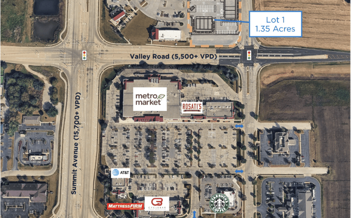 Pictures of Retail, Land, Restaurant property located at 1300 Pabst Farms Cir, Oconomowoc, WI 53066 for lease - image #1