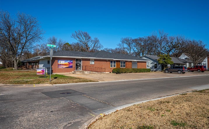 Pictures of Office property located at 925 15th Avenue NW, Ardmore, OK 73401 for lease - image #1