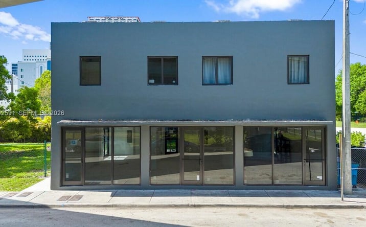 Pictures of Retail property located at 212 NW 11th St, Miami, FL 33136 for lease - image #1