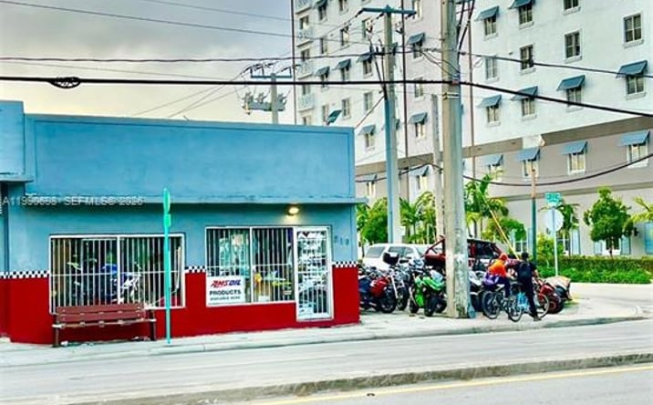 Pictures of Retail property located at 210 SW 22nd Ave, Miami, FL 33135 for lease - image #1