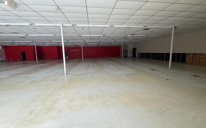 Pictures of Retail, Special Purpose property located at 1117 E Commercial St, Springfield, MO 65803 for lease - image #1