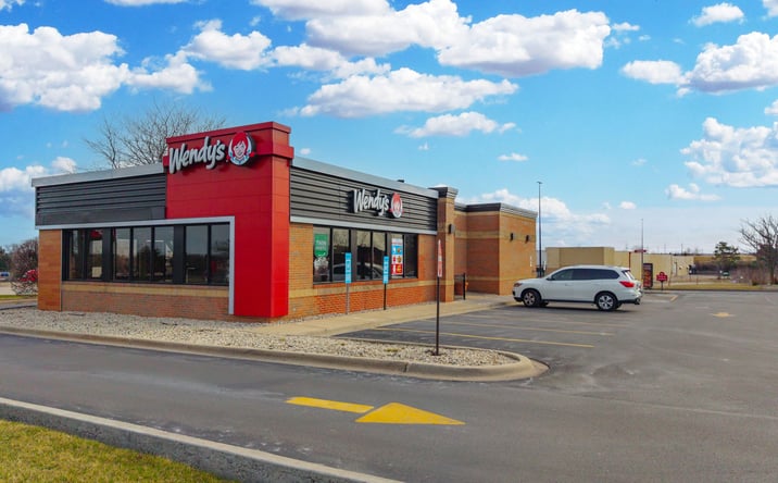 Pictures of Land property located at 622 Dundee Ave, East Dundee, IL 60118 for lease - image #1