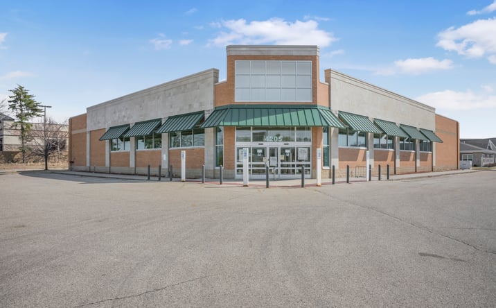 Pictures of Retail property located at 4205 Egan Dr, Savage, MN 55378 for lease - image #1