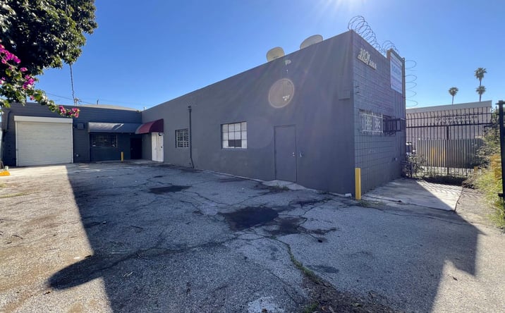 Pictures of Industrial property located at 3904 S Broadway, Los Angeles, CA 90037 for lease - image #1