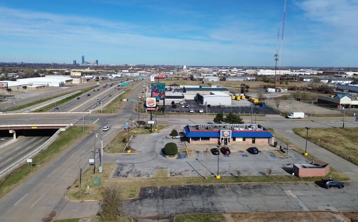 Pictures of Restaurant, Retail property located at 6700 S I-35 Service Rd, Oklahoma City, OK 73149 for lease - image #1