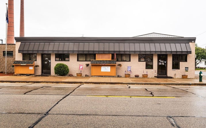 Pictures of Retail, Office, Special Purpose property located at 2423 16th St S, La Crosse, WI 54601 for lease - image #1