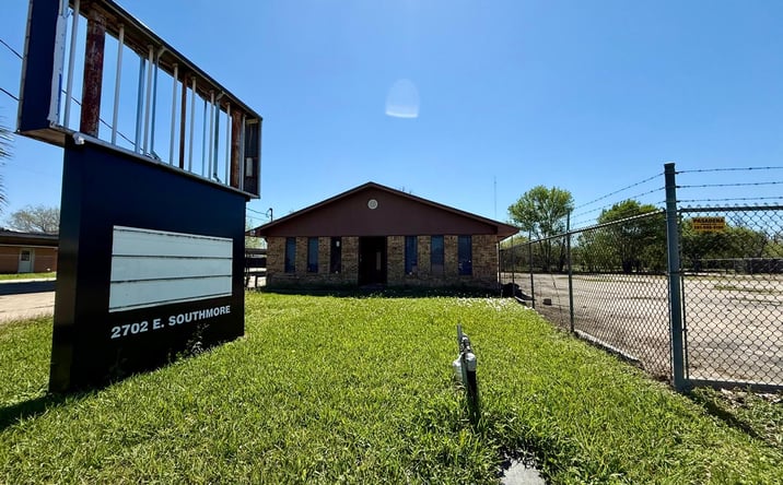 Pictures of Office, Industrial, Special Purpose property located at 2702 Southmore Ave, Pasadena, TX 77502 for lease - image #1