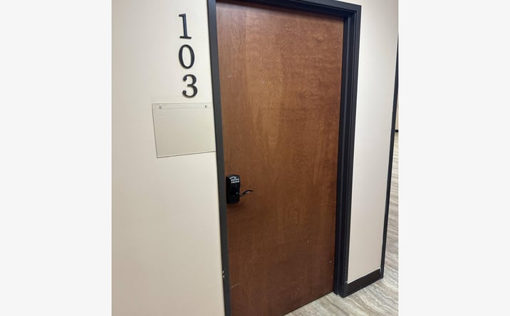 Pictures of Office, Special Purpose, Retail property located at 2307 Bandera Rd, San Antonio, TX 78228 for lease - image #1
