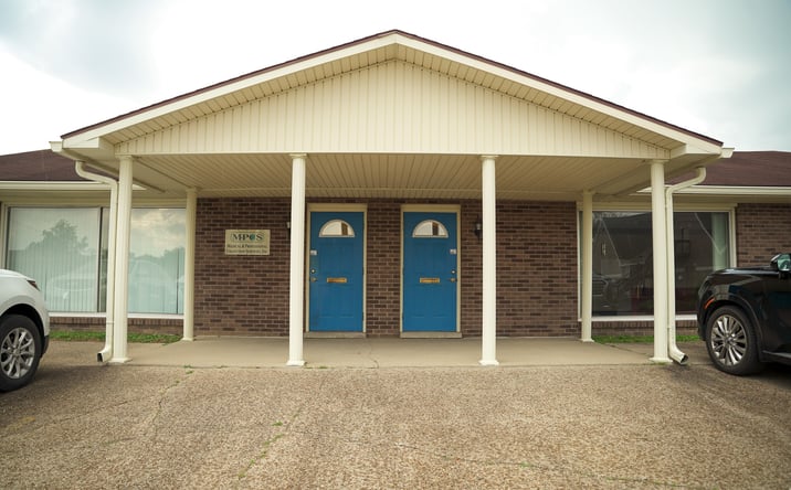 Pictures of Office property located at 5055 Newburgh Plaza Dr South, Newburgh, IN 47630 for lease - image #1
