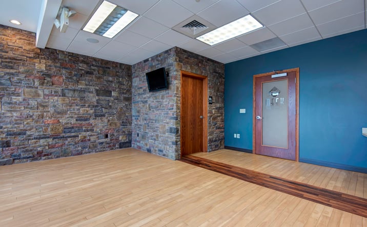Pictures of Office, Special Purpose property located at 1934 S Glenstone Ave, Springfield, MO 65804 for lease - image #1