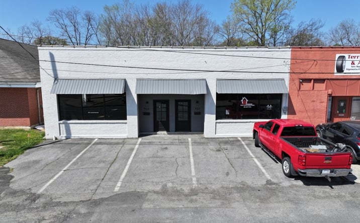 Pictures of Retail, Office property located at 923 Locust St, Conway, AR 72034 for lease - image #1