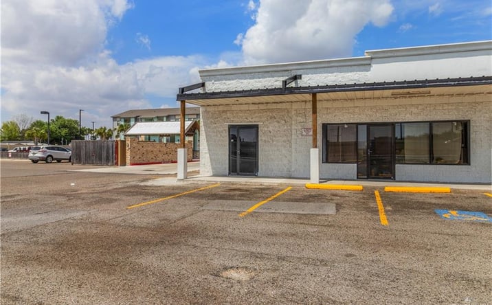 Pictures of Land property located at 7218 W Expressway 83 # B, Mission, TX 78572 for lease - image #1