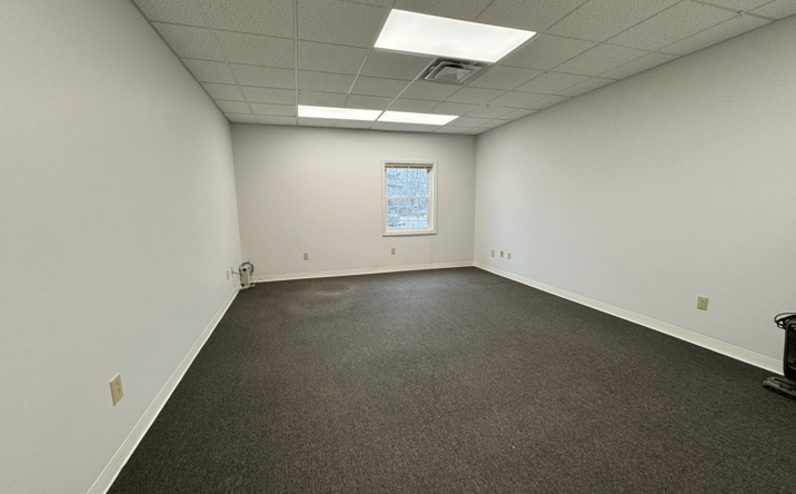 Pictures of Office property located at 243 Mt Auburn Ave, Auburn, ME 04210 for lease - image #1