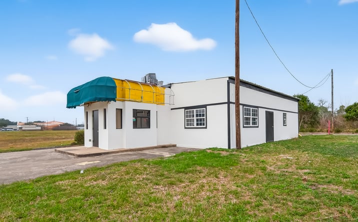 Pictures of Retail, Industrial, Restaurant property located at 7130 FM1765, Texas City, TX 77591 for lease - image #1