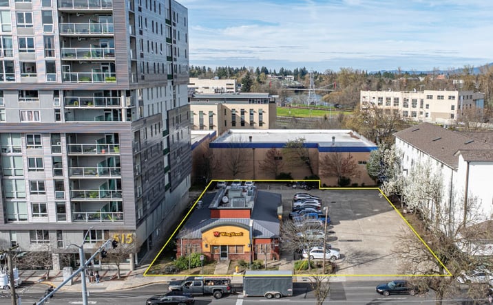 Pictures of Restaurant property located at 579 E Broadway, Eugene, OR 97401 for lease - image #1
