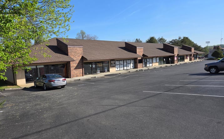 Pictures of Retail, Office, Special Purpose property located at 1701 Euclid Ave, Bristol, VA 24201 for lease - image #1