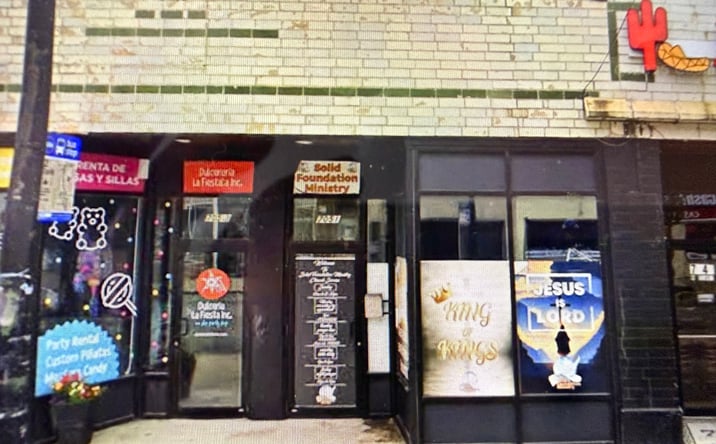Pictures of Retail property located at 7051 N Clark Street, Chicago, IL 60626 for lease - image #1