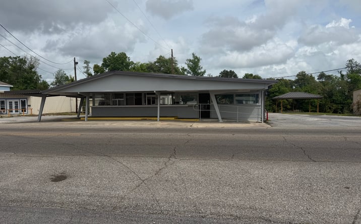 Pictures of Restaurant property located at 710 St Mary St, Thibodaux, LA 70301 for lease - image #1