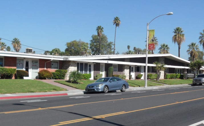 Pictures of Office property located at 3971 - 4093 Brockton Avenue, Riverside, CA 92501 for lease - image #1