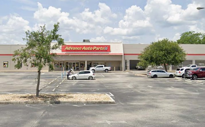 Pictures of Retail property located at 400 S Us Highway 17-92, Longwood, FL 32750 for lease - image #1