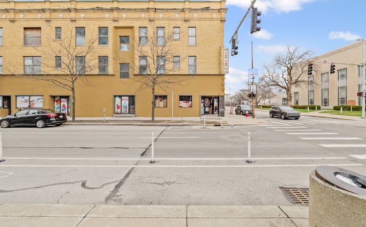 Pictures of Retail, Office property located at 901 Madison Ave, Toledo, OH 43604 for lease - image #1