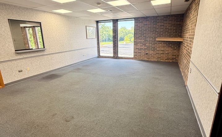 Pictures of Office property located at 7800 W College Dr, Palos Heights, IL 60463 for lease - image #1