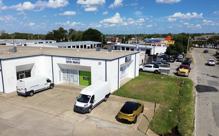 Pictures of Retail, Industrial property located at 1105 Colorado Ln, Arlington, TX 76015 for lease - image #1
