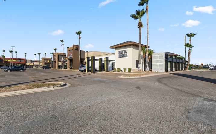 Pictures of Restaurant property located at 400 W Nolana Avenue # U, McAllen, TX 78501 for lease - image #1