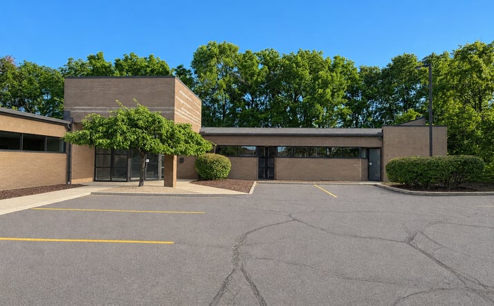Pictures of Office property located at 42 Woodcroft Trail, Beavercreek, OH 45430 for lease - image #1