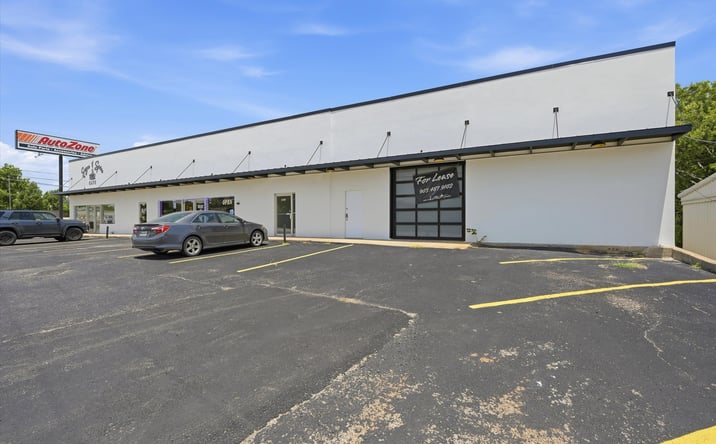 Pictures of Retail, Office, Industrial property located at 2531 W Morton St, Denison, TX 75020 for lease - image #1
