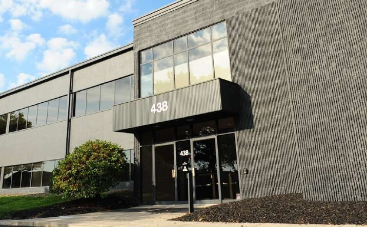 Pictures of Office property located at 438 E Wilson Bridge Rd, Worthington, OH 43085 for lease - image #1