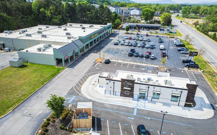 Pictures of Retail property located at 6210 Hixson Pike, Chattanooga, TN 37343 for lease - image #1