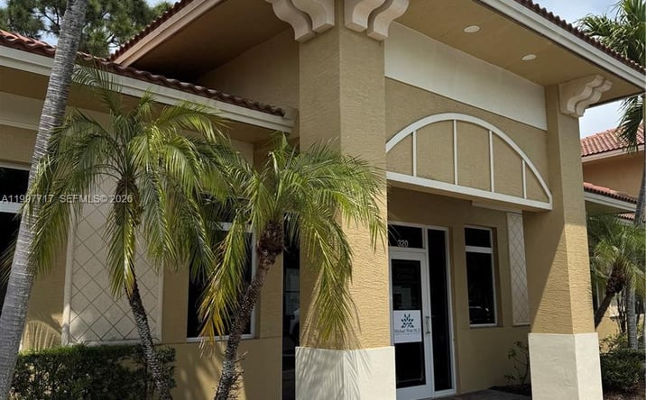 Pictures of Office property located at 300 NW Bethany Dr # 320, Port St. Lucie, FL 34986 for lease - image #1