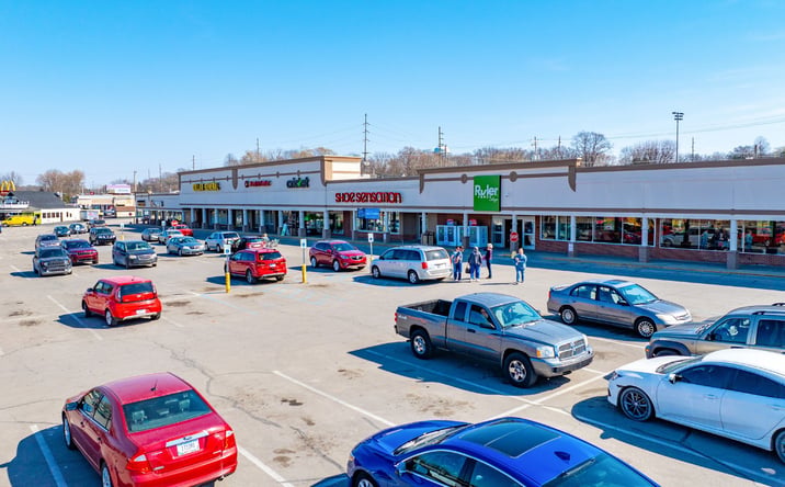 Pictures of Retail property located at 3015-3101 East Market Street, Logansport, IN 46947 for lease - image #1