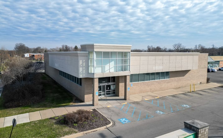 Pictures of Retail property located at 13550 W Nine Mile Rd, Oak Park, MI 48237 for lease - image #1