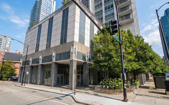 Pictures of Retail property located at 200 West Grand Avenue, Chicago, IL 60654 for lease - image #1