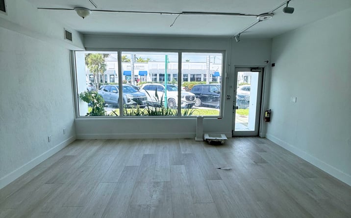 Pictures of Retail property located at 764 12th Ave S, Naples, FL 34102 for lease - image #1