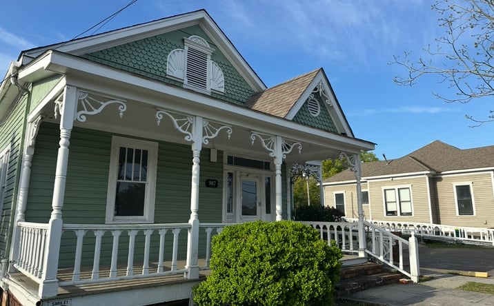 Pictures of Retail, Office, Special Purpose property located at 987 W Howard Ave, Biloxi, MS 39530 for lease - image #1