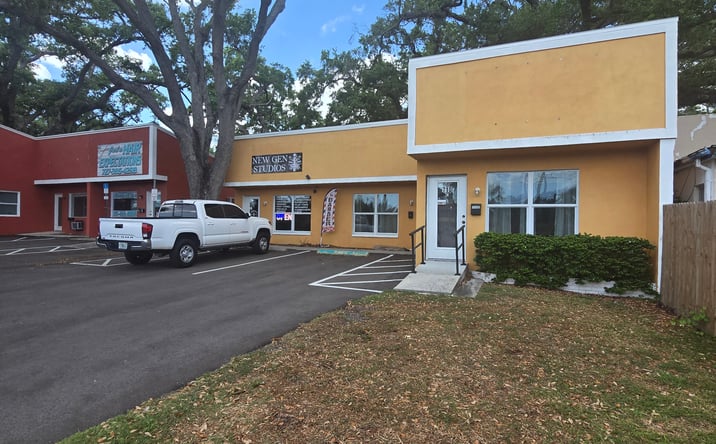 Pictures of Retail, Office property located at 710 E Bay Dr, Largo, FL 33770 for lease - image #1