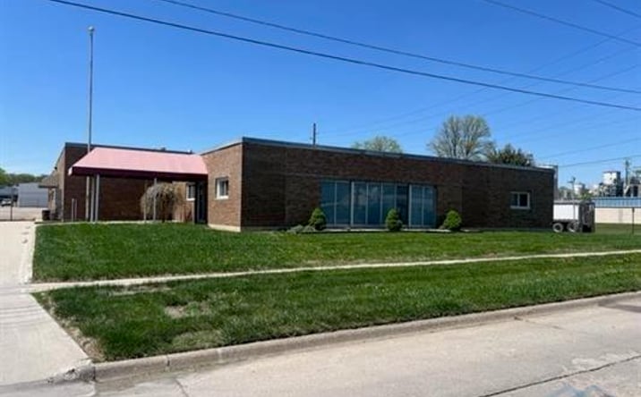 Pictures of Industrial, Office, Retail property located at 811 Steuben St, Sioux City, IA 51101 for lease - image #1