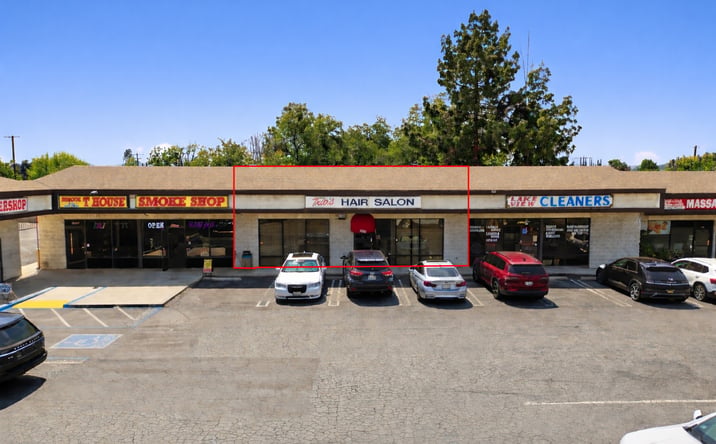Pictures of Retail property located at 22732 Roscoe Blvd, Los Angeles, CA 91304 for lease - image #1