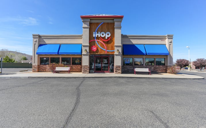 Pictures of Retail, Restaurant property located at 3000 N Glassford Hill Road, Prescott Valley, AZ 86314 for lease - image #1