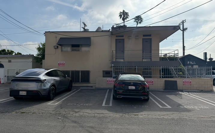 Pictures of Office property located at 1147 S Robertson Blvd, Los Angeles, CA 90035 for lease - image #1